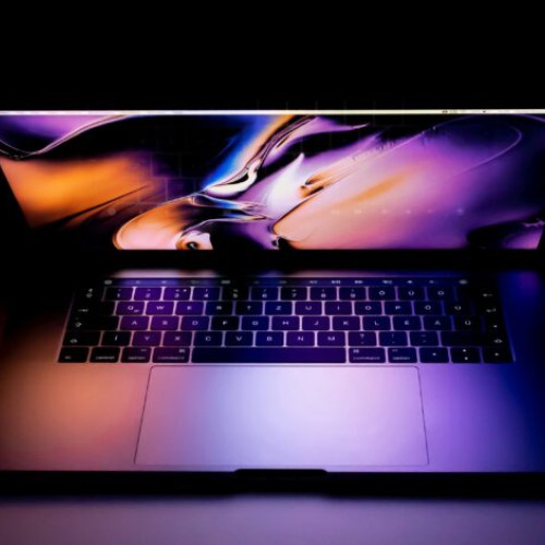 MacBook Pro, o alegere recomandată pentru elevi și studenți la începerea școlii