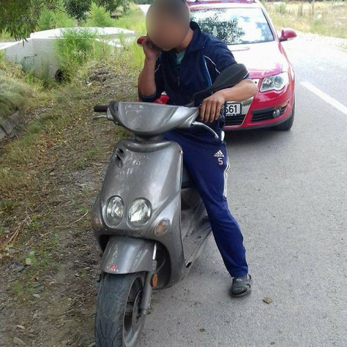 Botoșănean prins de polițiști conducând un scuter fără acte și fără permis