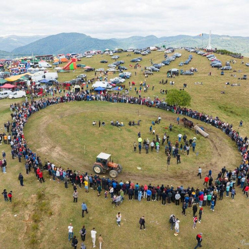 Răvășitul oilor adună mii de participanți la Runcu în 2025