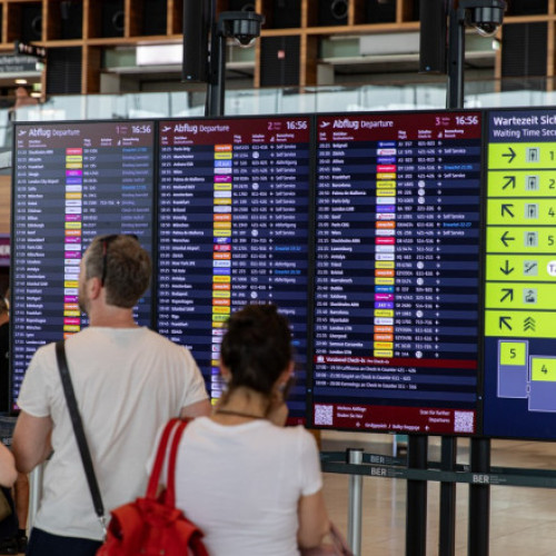 Aeroporturile din Berlin și Bruxelles afectate de atac informatic asupra serviciilor de check-in
