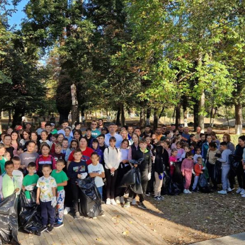 Zeci de mii de voluntari participă la Ziua de Curățenie Națională în întreaga țară