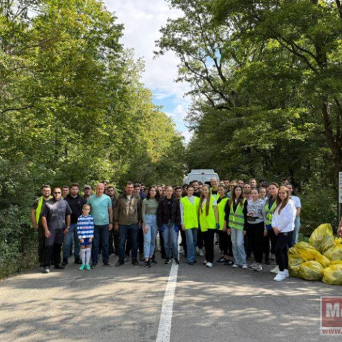 Pompierii și polițiștii botoșăneni s-au implicat în Ziua Națională de Curățenie