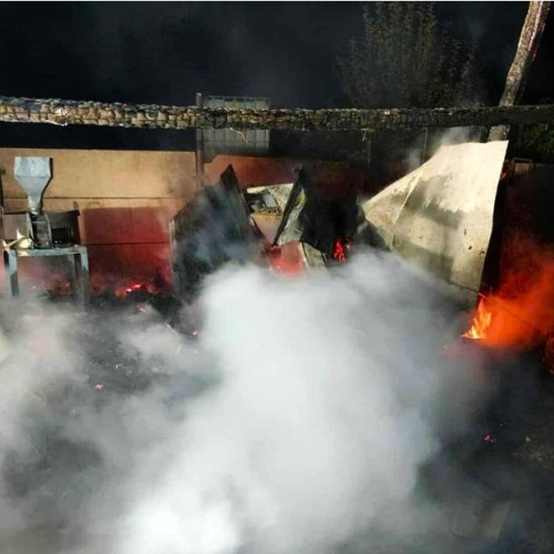 Incendiu violent la anexă gospodărească în localitatea Gheboieni