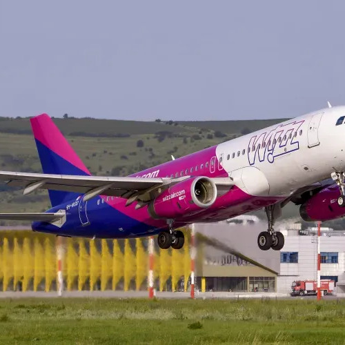 Controlor de trafic aerian adormit la Cluj pune în pericol siguranța unei curse Wizz Air