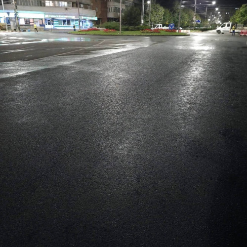 Refacere completă a stratului de uzură la sensul giratoriu din Târgoviște