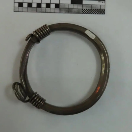 Brățară dacică unică descoperită la Botoșani, expusă în muzee importante