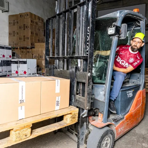 CFR Cluj provoacă suporterii să poarte tricoul echipei și la birou