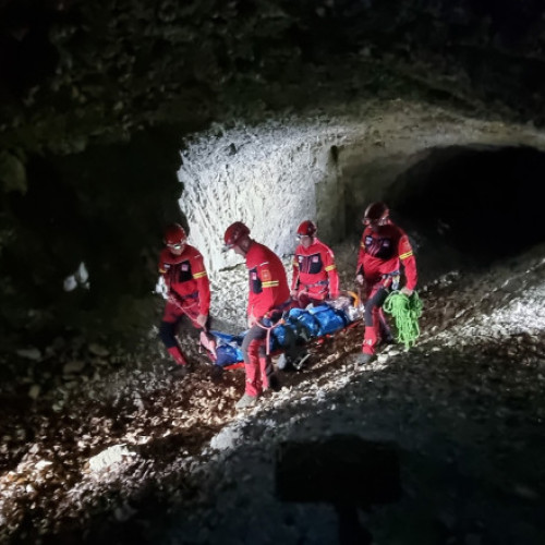 O persoană a murit în munte, 14 salvate în ultimele 24 de ore