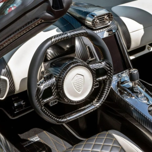 Koenigsegg Jesko „Cobyx” debutează în premieră mondială în Piața Constituției