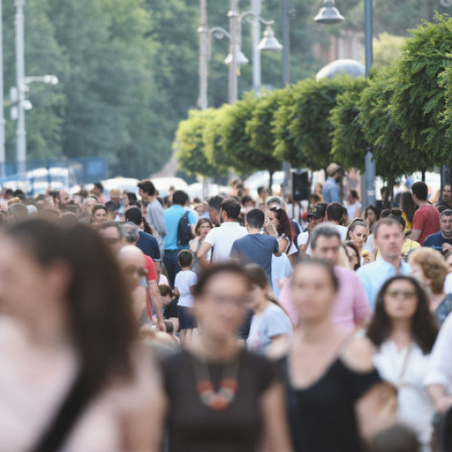 7 din 10 români pesimiști cu direcția țării; AUR conduce în intenția de vot