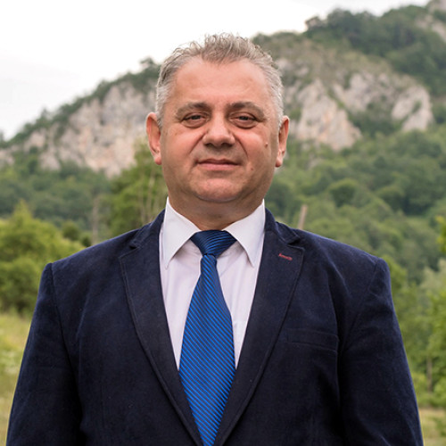 Locuitorii din Balșa pot obține titluri de proprietate pentru terenuri necooperativizate