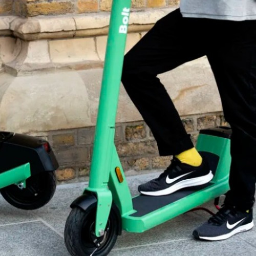 Poliția din Botoșani aplică amenzi trotinetiștilor care încalcă regulile rutiere