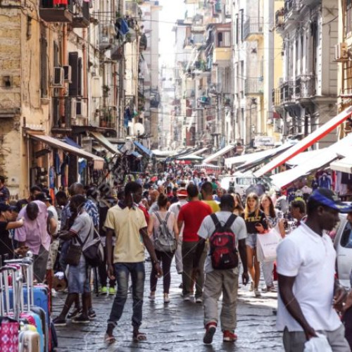 Impactul turismului în Napoli: locuințe scumpe și viață locală în declin