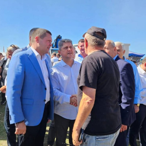 Titus Corlățean a participat la Răvășitul Oilor de la Runcu, alături de oficiali dâmbovițeni