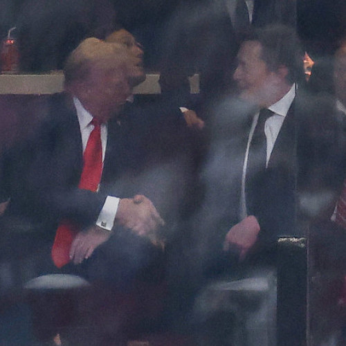 Donald Trump și Elon Musk surprind la slujba de comemorare a lui Charlie Kirk