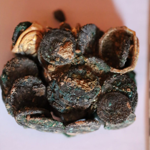 Descoperire arheologică: tezaur roman cu peste 40 de monede în Histria