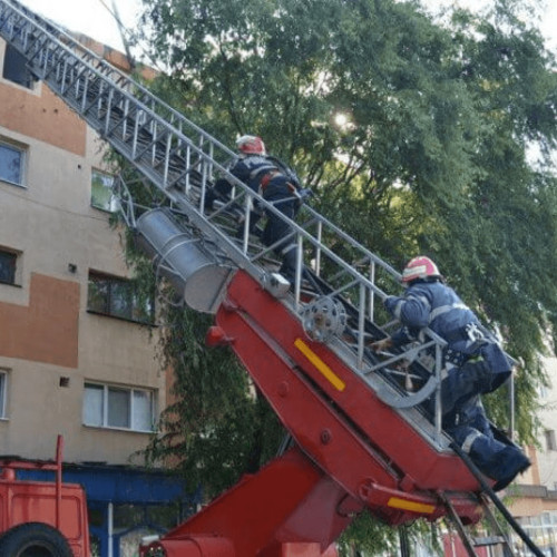 Două femei găsite în apartamente din Piatra-Neamț în decurs de o zi