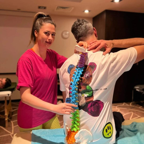 Andreea Maioga, specialist în osteopatie și recuperare medicală la Târgu Jiu