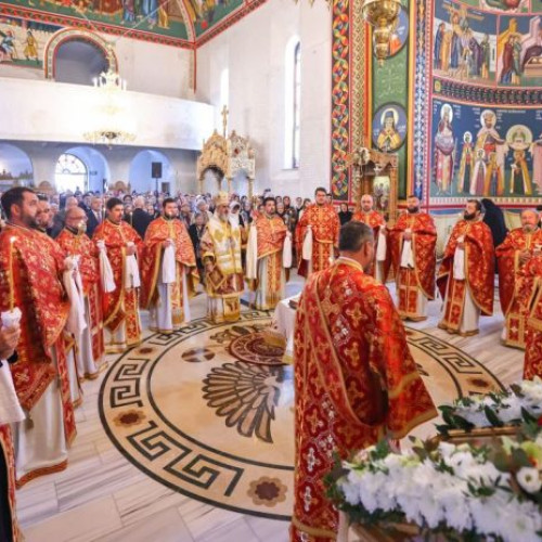 Mii de credincioși s-au adunat la Mănăstirea Brazi pentru pomenirea Sfântului Teodosie