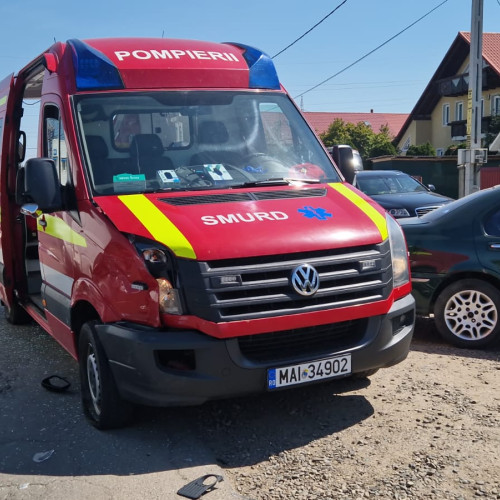 Bărbat din Botoșani grav rănit după ce a căzut de pe un stâlp la Salcea