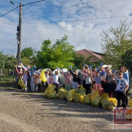 Elevii din Prăjeni au curățat malul râului Miletin într-o campanie ecologică