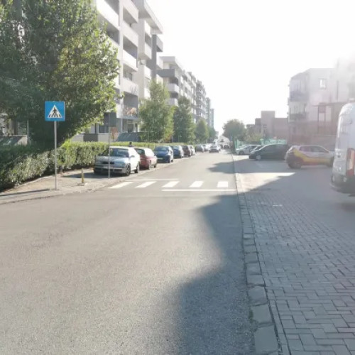 Indicator periculos pentru pietoni reparat pe strada Eugen Ionescu din Cluj