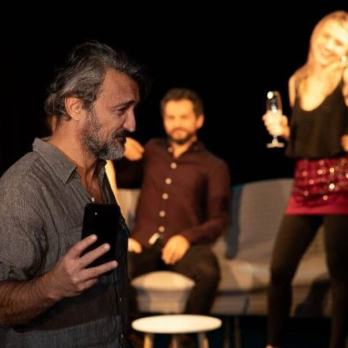 Teatrul Municipal Focșani deschide stagiunea 2025–2026 cu o comedie plină de umor