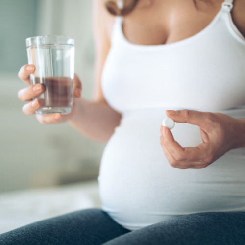 Medicii explică riscurile reale ale consumului de paracetamol în sarcină