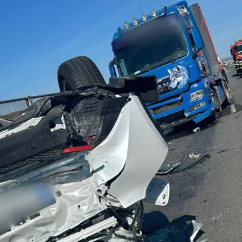 Accident cu TIR și două mașini la ieșirea din Apahida
