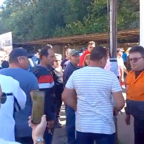 Proteste la ArcelorMittal Hunedoara după oprirea producției și anunțul disponibilizărilor