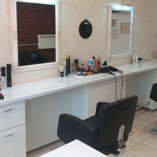 Firmă din Botoșani oferă două posturi pentru ucenici în domeniul cosmeticelor