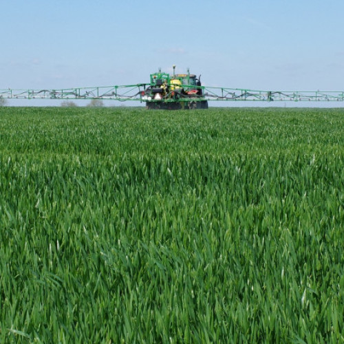 Uniunea Europeană a crescut exporturile de pesticide interzise către țări terțe