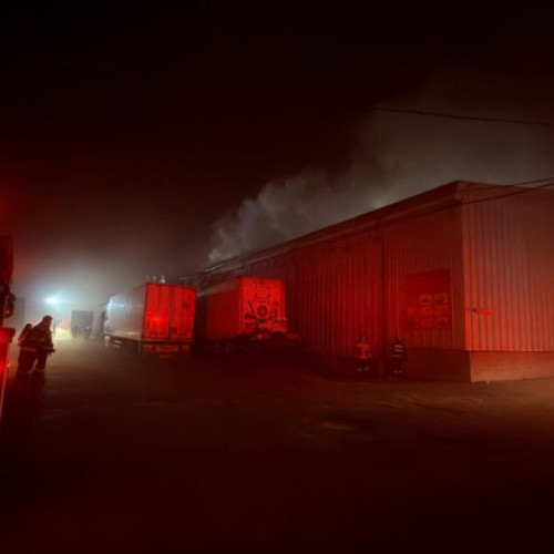 Incendiu la o hală din Sector 2, autoritățile avertizează populația prin RO-Alert