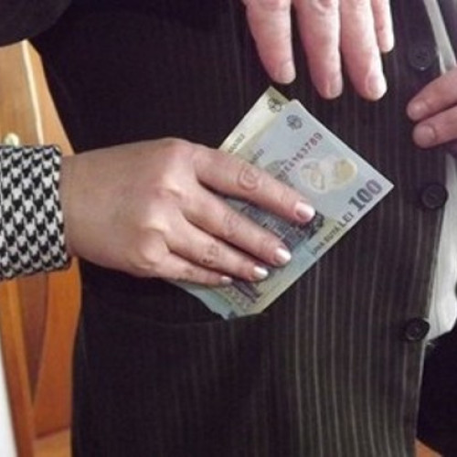 Se mai practică șpaga în Brașov? O anchetă deschisă către cetățeni