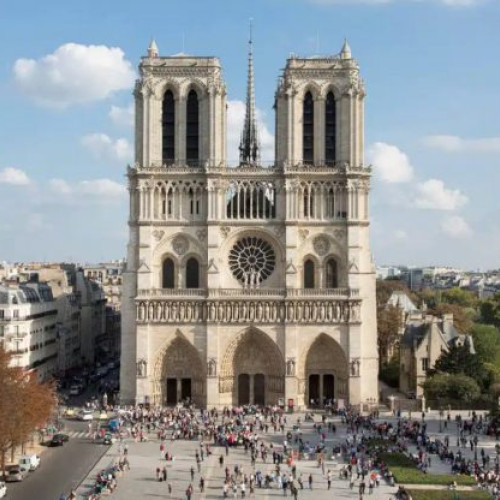 Turnurile Catedralei Notre-Dame din Paris se redeschid pentru vizitatori după restaurare