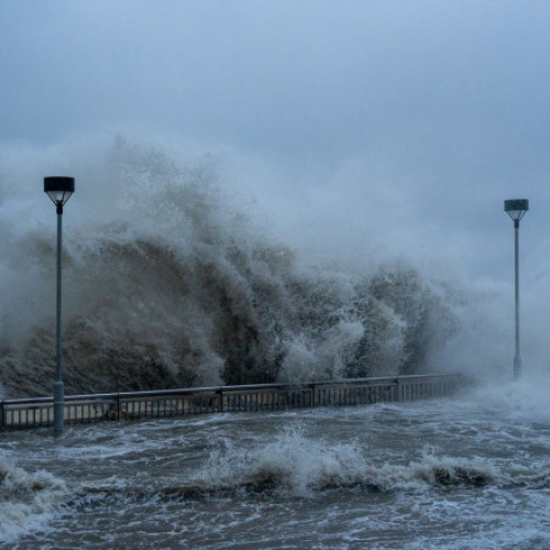 Super-taifunul Ragasa provoacă inundații și victime în Taiwan și alerte în China
