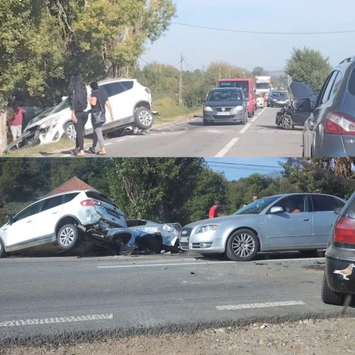 Accident cu trei mașini pe DN 67 în zona Meriș din Mehedinți