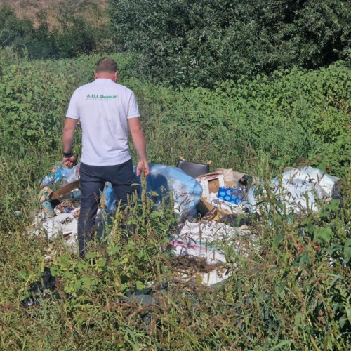 Bărbat din Beclean amendat pentru abandonarea deșeurilor în natură
