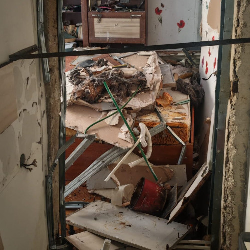 Explozie în apartament la parter în Făgăraș, o femeie a fost transportată la spital