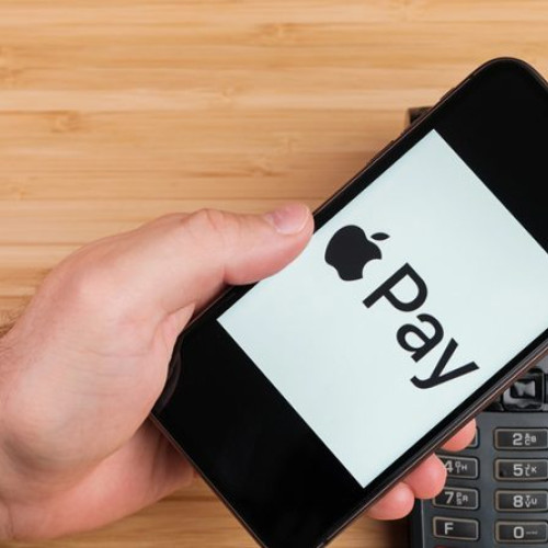 Apple Pay, opțiune rapidă și sigură pentru plăți online și în magazine