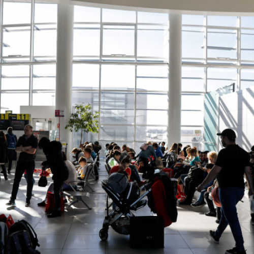 USR propune plafonarea prețului pentru apa îmbuteliată în locații publice esențiale