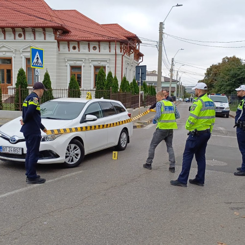 Două eleve lovite de o mașină în Botoșani după ce au intrat nesigure cu trotineta în intersecție