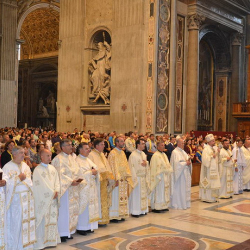 Sute de credincioși din Maramureș participă la pelerinajul jubiliar din Roma