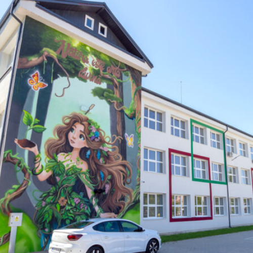 Finalizată reabilitarea și modernizarea Școlii Gimnaziale nr. 6 din Hunedoara