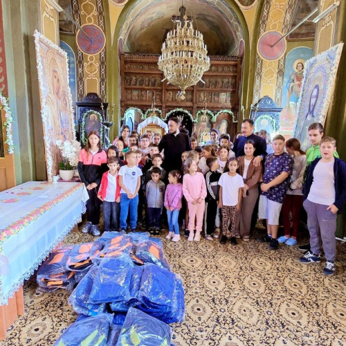 O mie de ghiozdane echipate au fost oferite copiilor din județul Constanța și nu numai