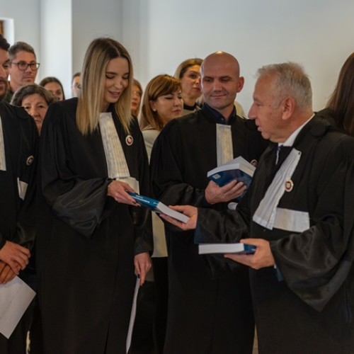 Avocații pot primi indemnizații extinse pentru incapacitate și maternitate