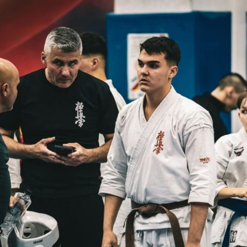 Bogdan Ene Nicolae, sportiv român de karate, pe podium la Campionatul European U16