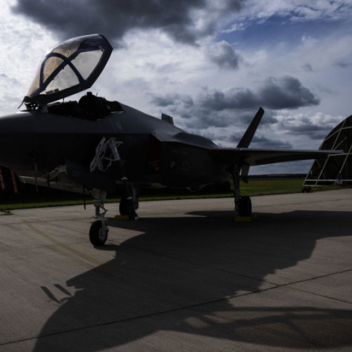 Dronă necunoscută perturbă traficul aerian la patru aeroporturi din Danemarca