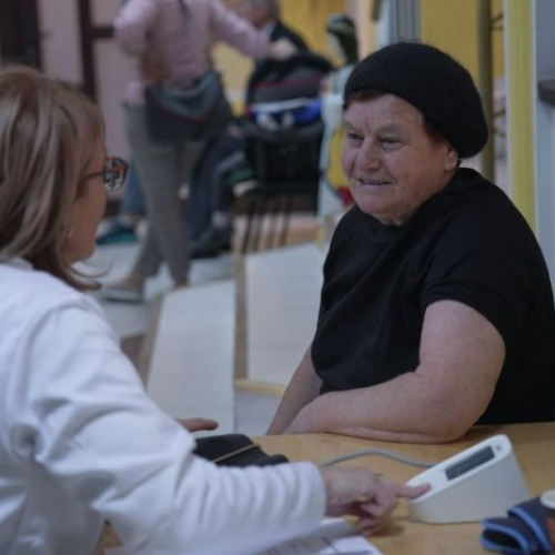 Caravana „Nu am făcut destul” oferă analize gratuite în satele din Brașov și alte județe