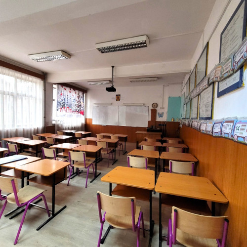 Trei școli din Botoșani anunță noi posturi vacante pentru angajare